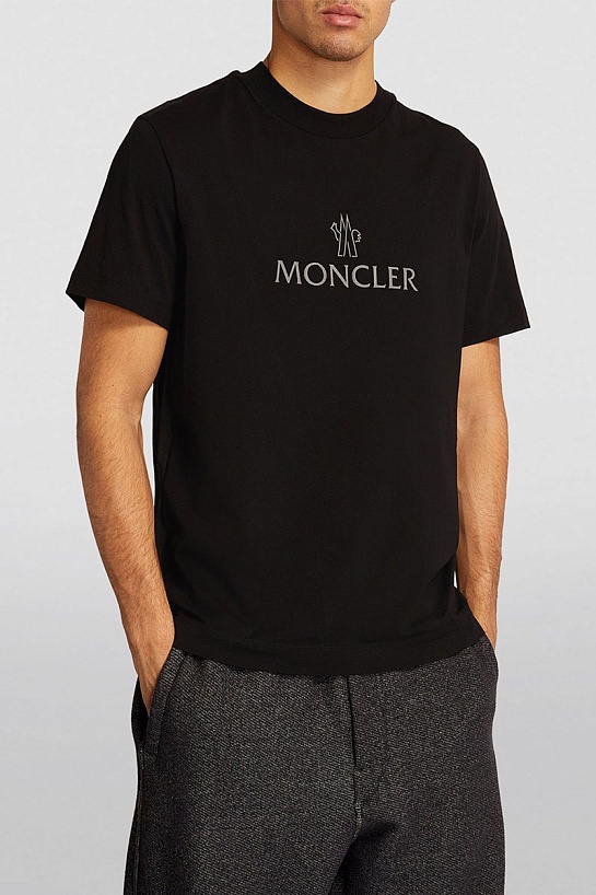 Чёрная оверсайз футболка Moncler