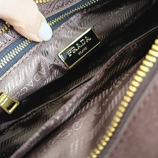 Замшевая сумка Prada Bonnie medium 32x14 см