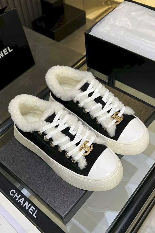 Женские замшевые кроссовки с мехом Chanel premium - Black
