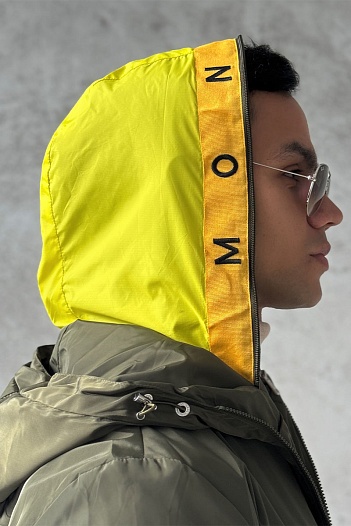 Зелёная ветровка Moncler logo-patch   