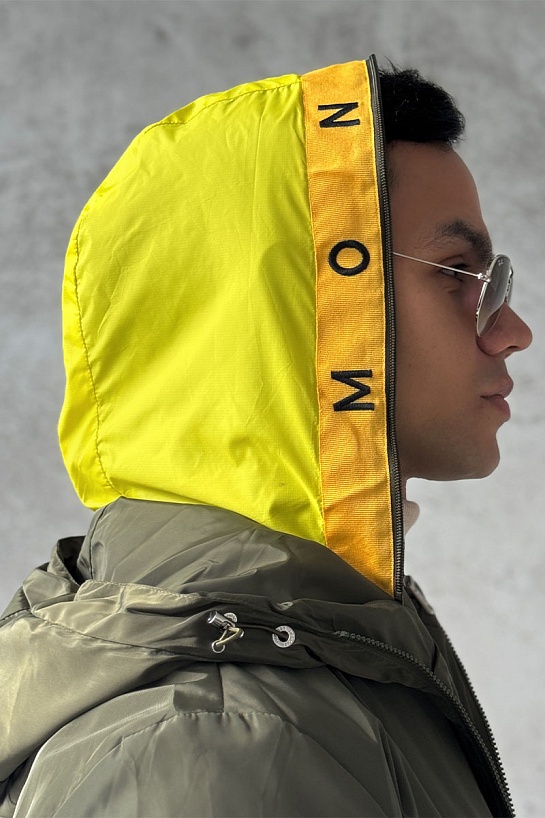 Зелёная ветровка Moncler logo-patch