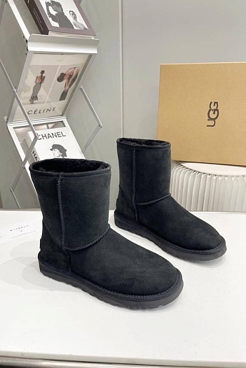 Мужские чёрные ботинки UGG Classic   