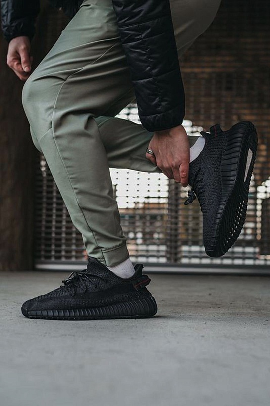 Кроссовки Adidas Yeezy Boost 350 V2 - Triple Black Premium