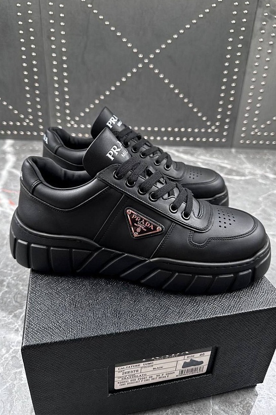 Кожаные кроссовки Prada logo-plaque - Black