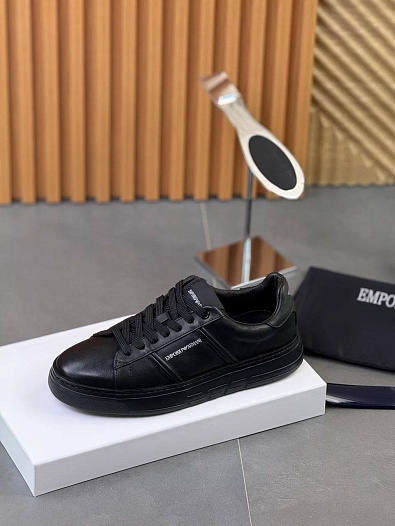Кожаные кроссовки Emporio Armani чёрного цвета   