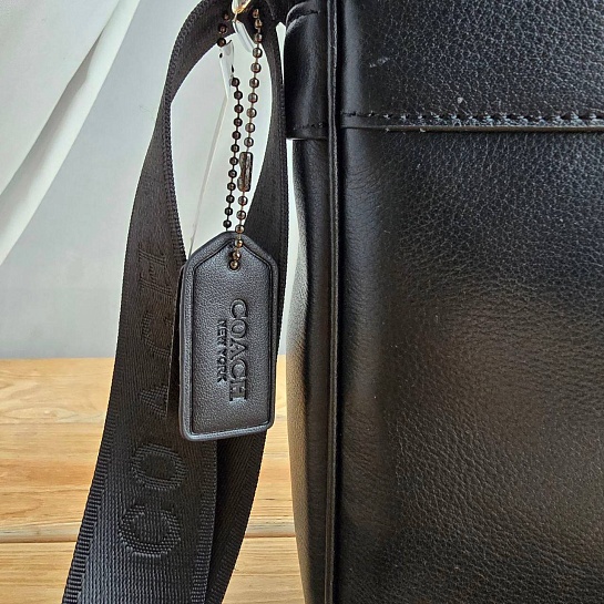 Кожаная сумка Coach Charles Flight 26x23 см