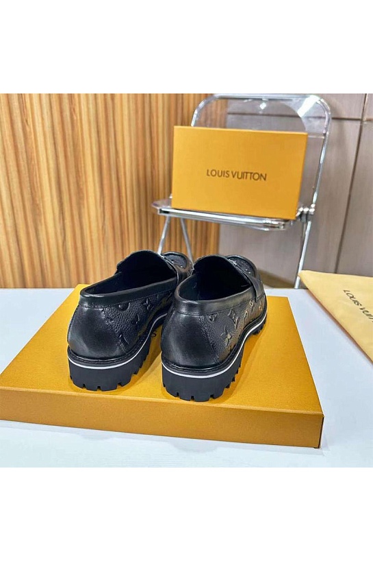 Кожаные ботинки чёрного цвета Louis Vuitton Monogram