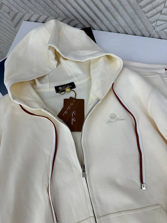 Женский бежевый костюм Loro Piana Premium