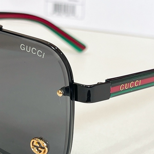 Солнцезащитные очки Gucci GG   