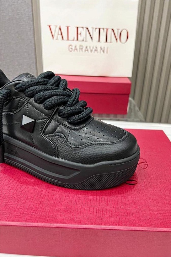 Кожаные кроссовки Valentino One Stud XL - Black