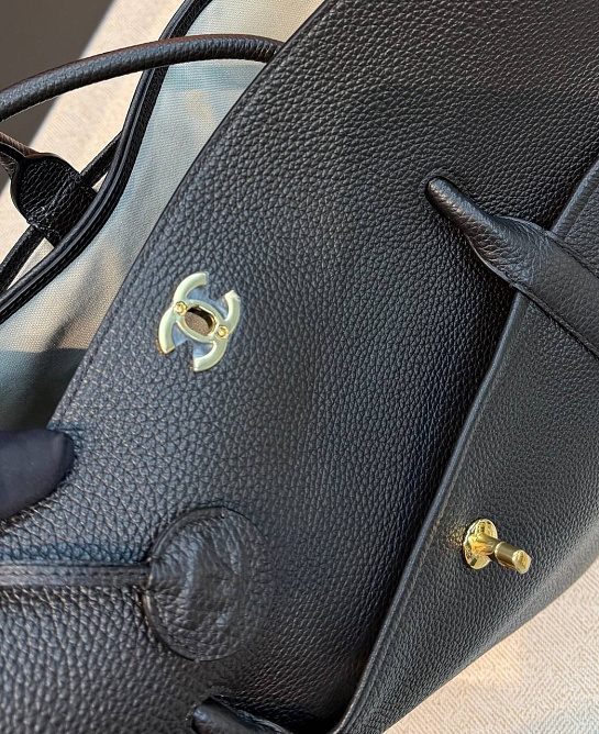 Кожаная сумка Chanel Shopping premium 45x32x17 см