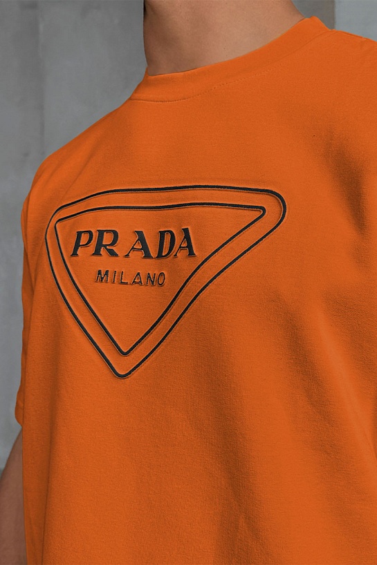 Оранжевая оверсайз футболка Prada Milano logo