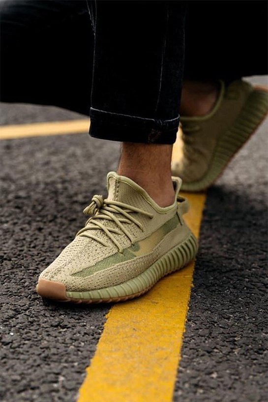 Кроссовки Adidas Yeezy Boost 350 V2 - Sulfur Premium