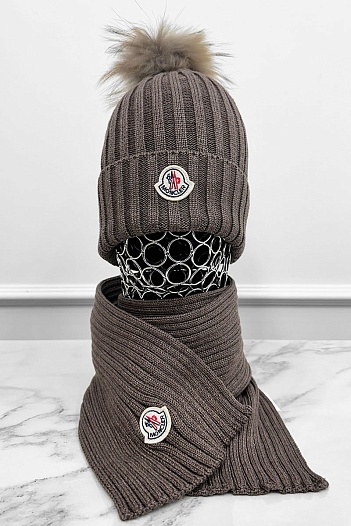 Комплект из шапки и шарфа коричневого цвета Moncler logo-patch   