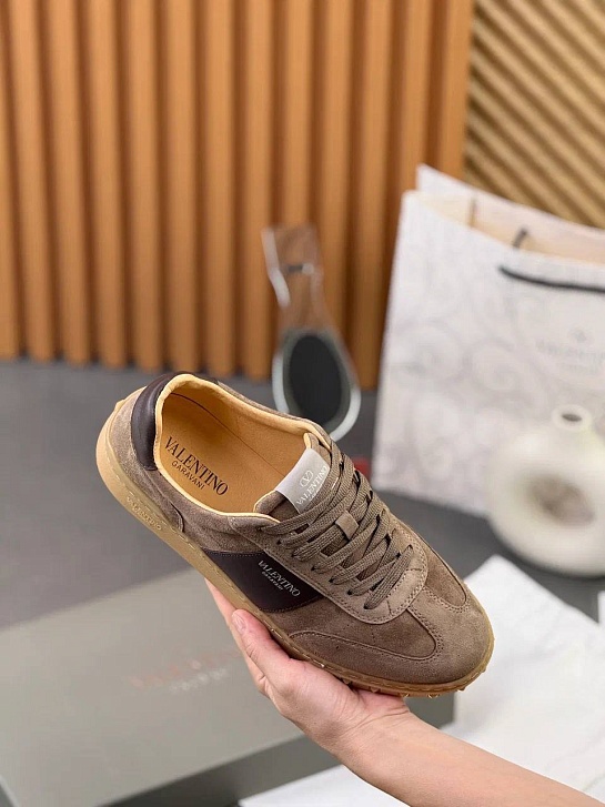 Замшевые кроссовки Valentino Upvillage - Beige