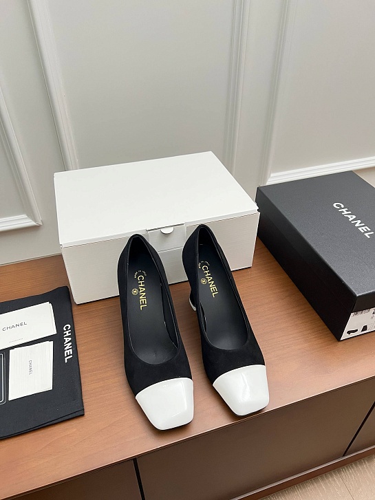 Женские замшевые туфли на каблуке Chanel premium