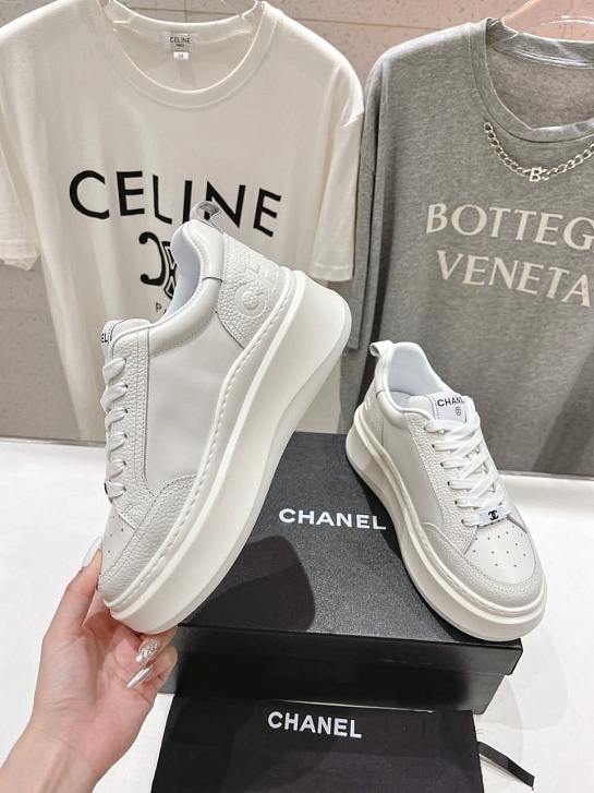 Женские кожаные кроссовки Chanel