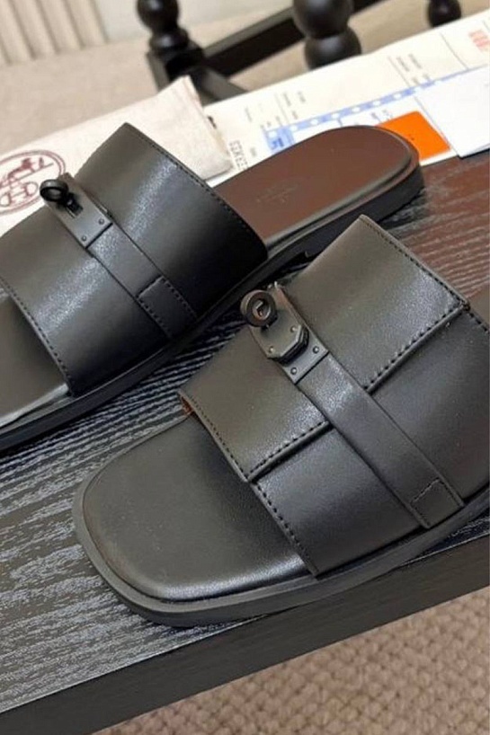 Чёрные кожаные шлёпанцы Hermes Gabriel
