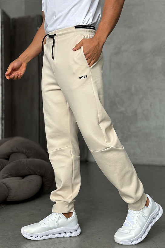 Спортивный костюм бежевого цвета Hugo Boss