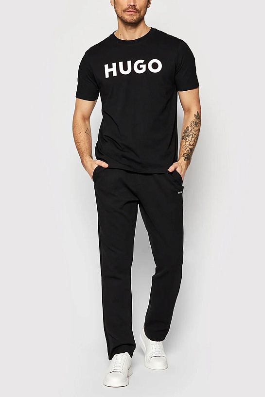 Мужская футболка Hugo Boss чёрного цвета