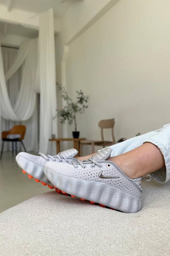 Кроссовки Nike Mind 002 