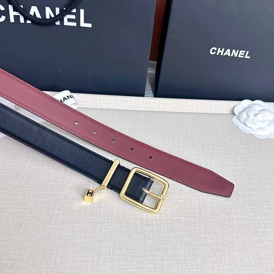 Кожаный ремень Chanel чёрного цвета