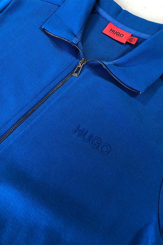Мужской чёрно-синий костюм Hugo Boss
