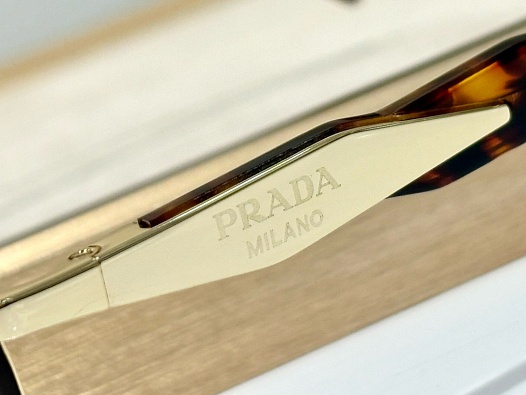 Солнцезащитные очки Prada Loden Lenses   