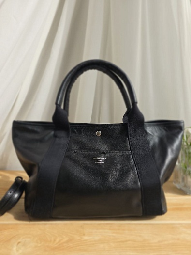 Кожаная сумка Balenciaga Biarritz 30x22 см   