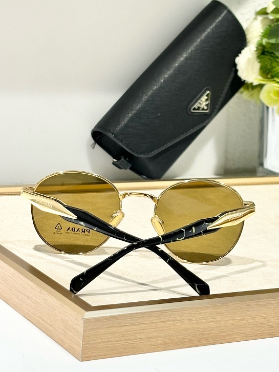 Солнцезащитные очки Prada Loden Lenses