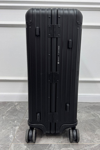 Чемодан Rimowa Aluminum M Premium 66x43x27 см   