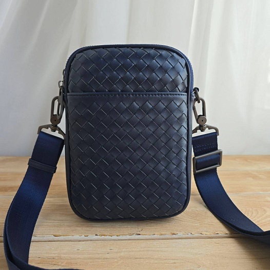 Кожаная сумка Bottega Veneta Intrecciato crossbody 20x14 - Navy   