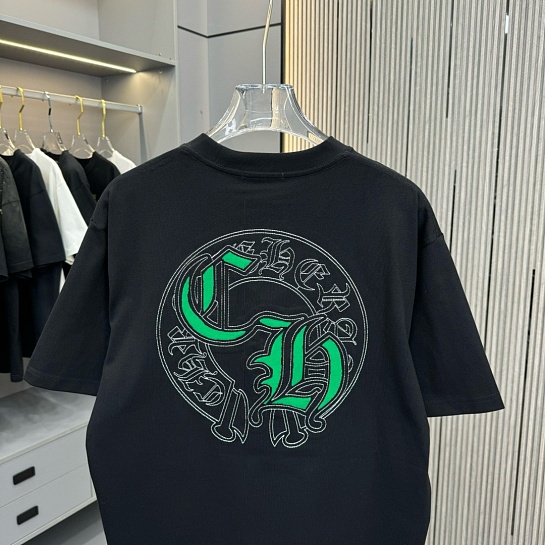 Чёрная оверсайз футболка Gothic logo