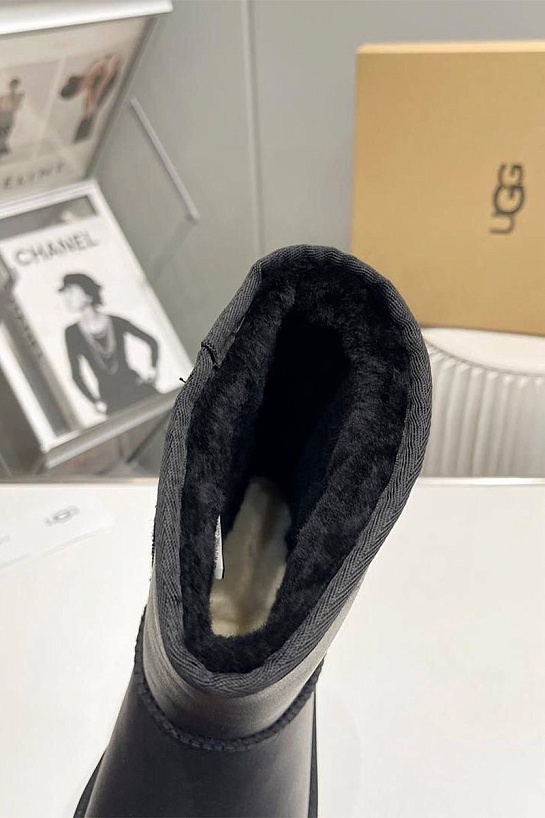 Мужские чёрные ботинки UGG Classic