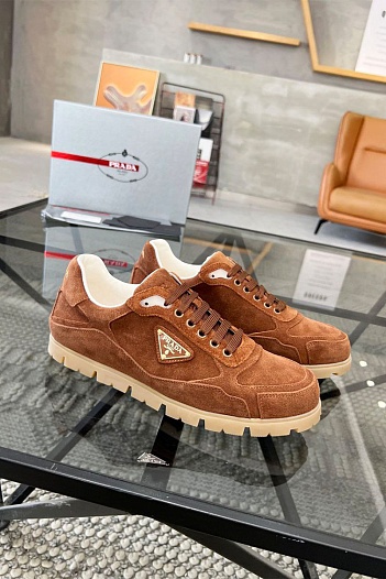 Замшевые кроссовки Prada logo-plaque - Brown   