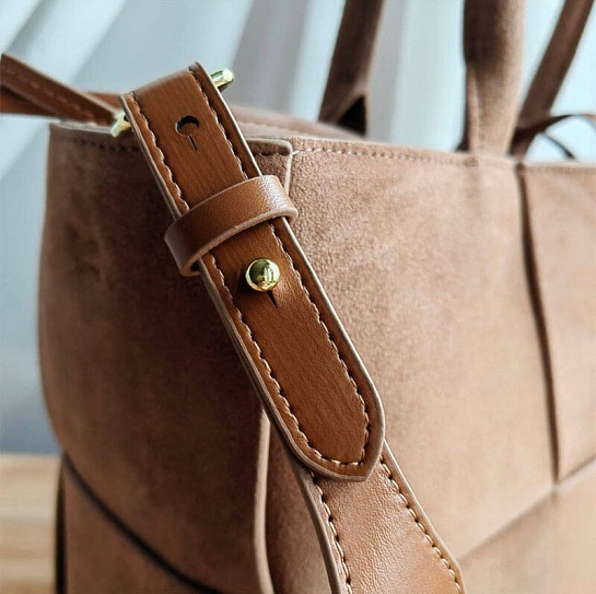 Замшевая сумка-тоут Bottega Veneta Arco Medium 36x25 см - Brown