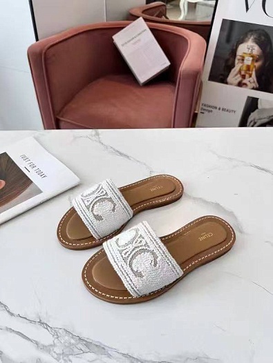 Женские шлёпанцы Celine   