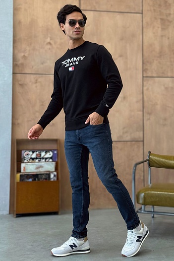 Чёрный свитшот Tommy Hilfiger logo-print   