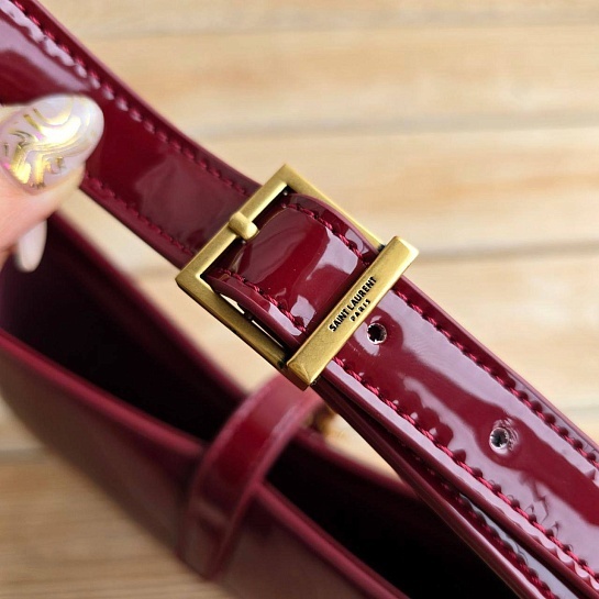 Женская лакированная сумка Yves Saint Laurent le 5 a 7 25x16 см - Burgundy