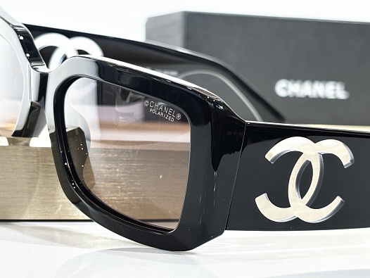 Солнцезащитные очки Chanel   