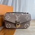 Кожаная сумка Louis Vuitton Pochette Mini 19x10 см - Beige