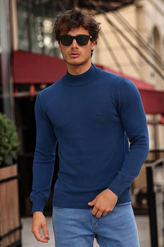 Мужская синяя водолазка Lacoste logo-patch