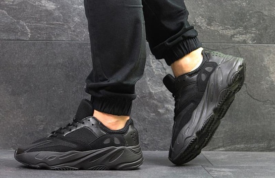 Кроссовки Adidas Yeezy Boost 700 "Triple Black"