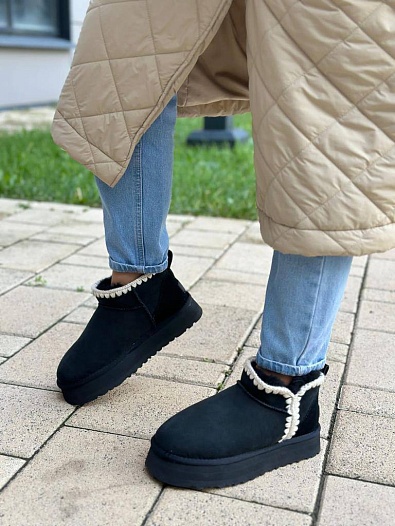Женские замшевые ботники с мехом UGG Mass Platform - Black