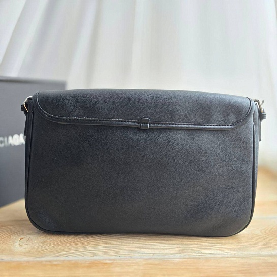 Кожаная чёрная сумка Balenciaga 33x23 см
