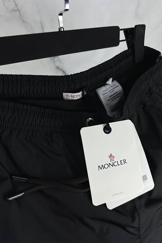 Мужские чёрные шорты Moncler logo-patch