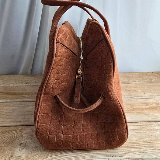 Замшевая сумка Jacquemus The Turismo Soft 38x23 см   