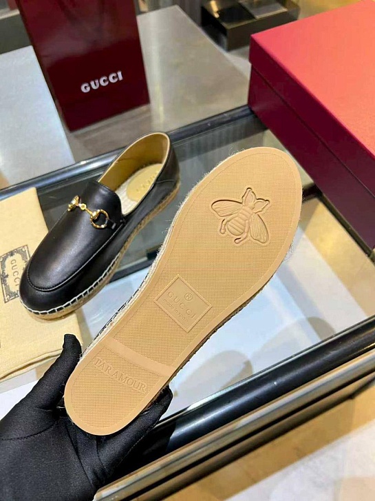 Женские кожаные лоферы Gucci GG Horsebit premium