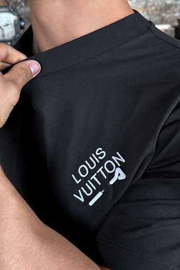 Мужская брендовая футболка Louis Vuitton чёрного цвета   