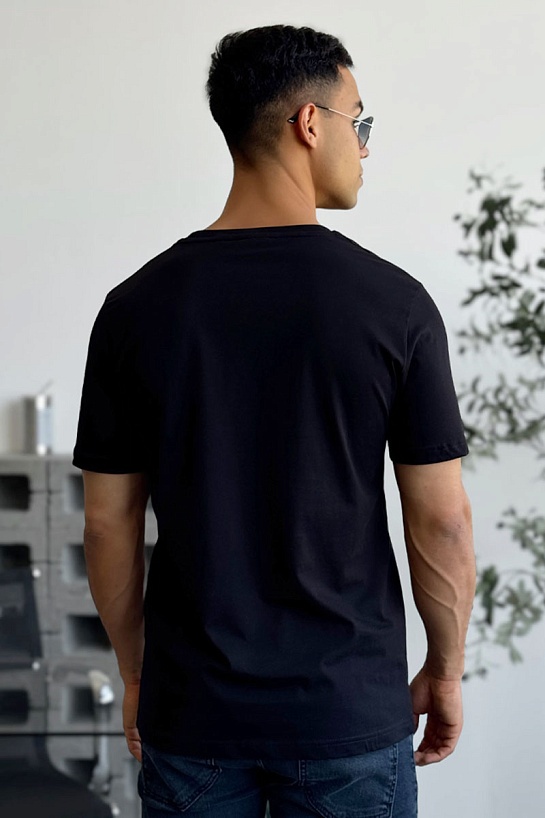 Мужская чёрная футболка Hugo Boss